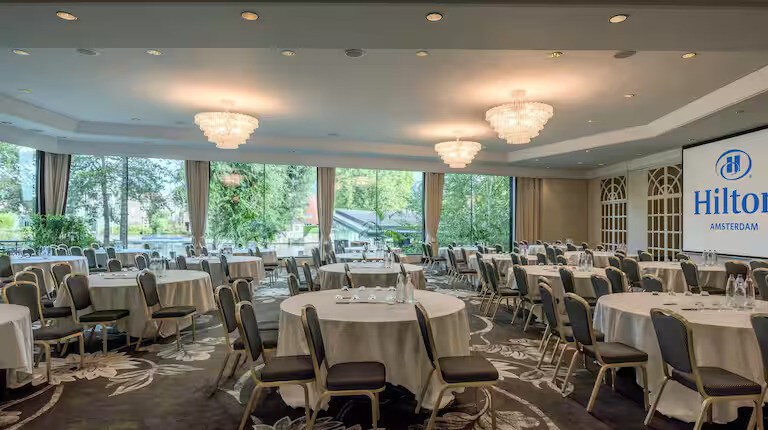 Hilton Hotel  meeting-room-diamond-cabaret-setup-v2 (2)